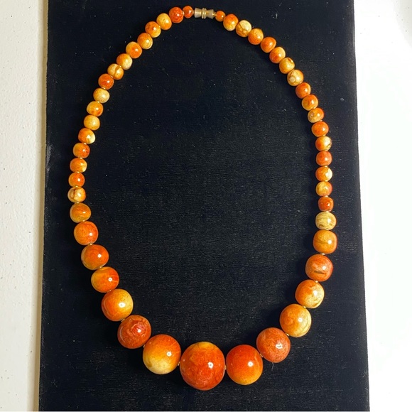 Apple Coral Graduated Necklace Vintage-Rare - Picture 3 of 9